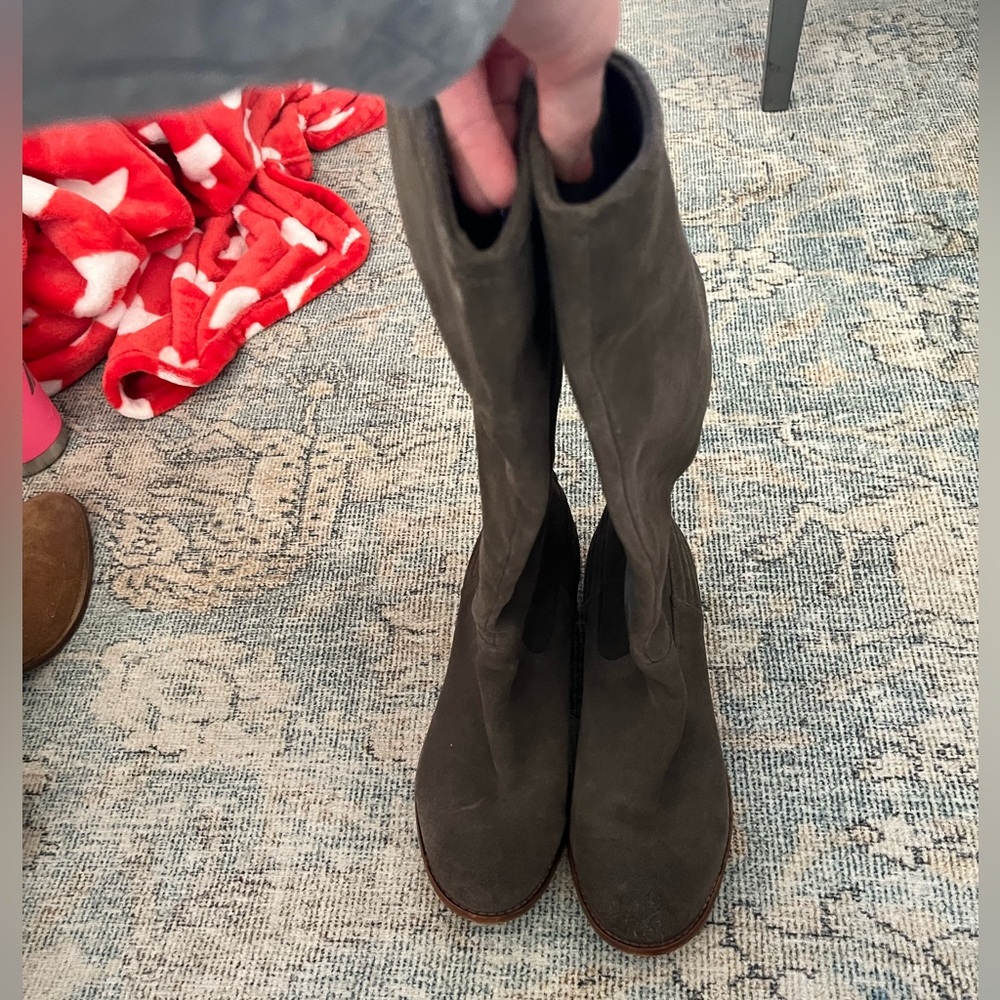 Splendid boots
Size 9